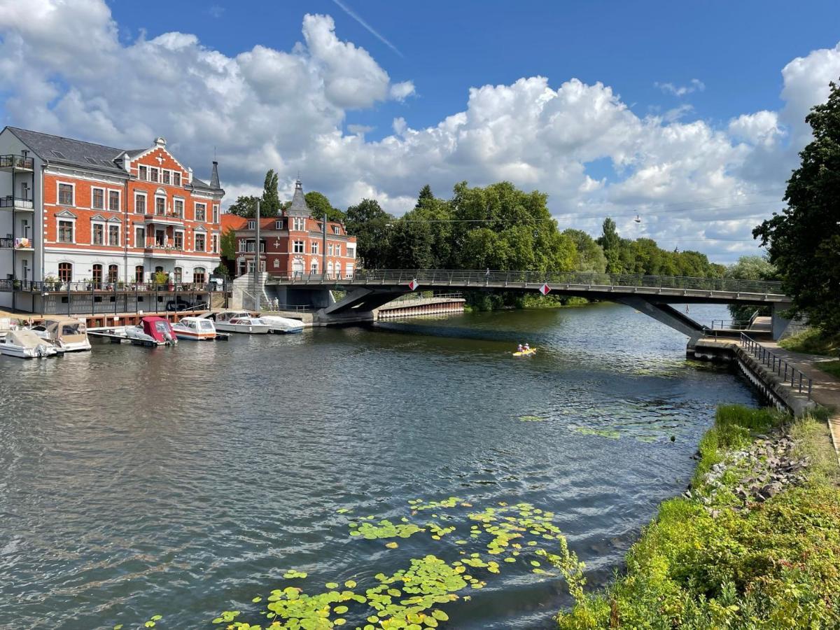 Ferienwohnung Wohnen In Loriots Wasserstadt Mit Kamin Und Magentatv Brandenburg an der Havel Exterior foto