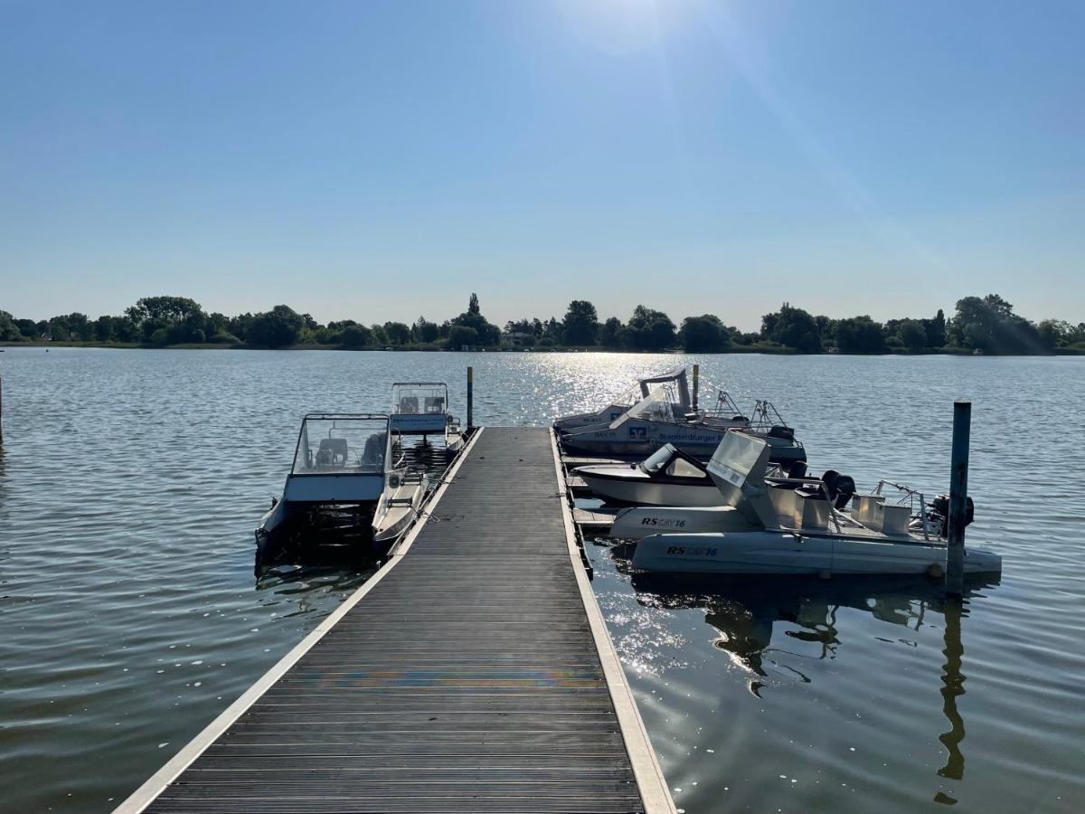 Ferienwohnung Wohnen In Loriots Wasserstadt Mit Kamin Und Magentatv Brandenburg an der Havel Exterior foto
